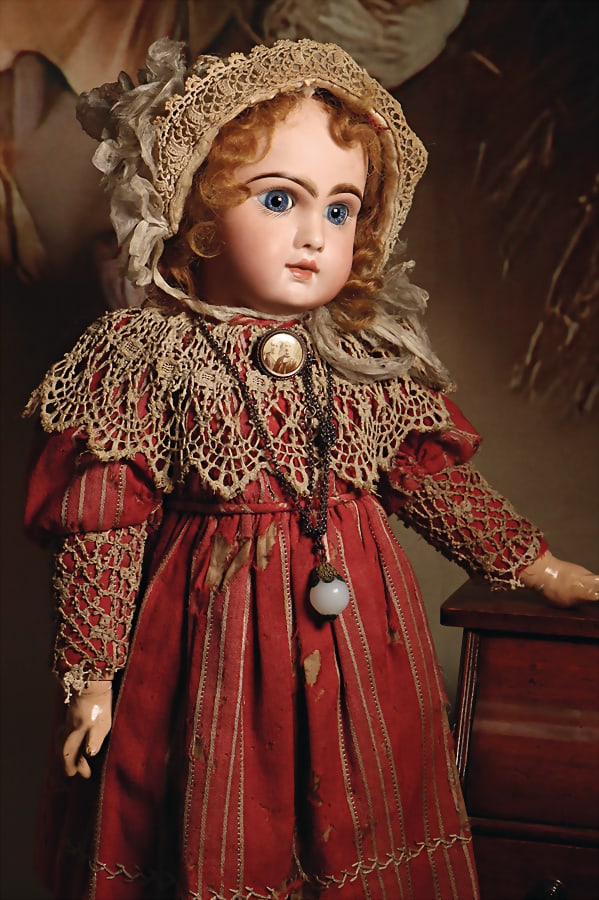 JUMEAU bisque porcelain socket head, French Bébé, marked Deposé Têtê JUMEAU (1 of 6)