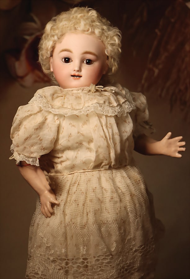 STEINER Kicking STEINER, GIGOTEUR by STEINER, semi-automatic machine, bisque porcelain full head,: STEINER Kicking STEINER, GIGOTEUR by STEINER, semi-automatic machine, bisque porcelain full head, around 1880, fix inset brown paperweight eyes, opened mouth, line of lower and upper teeth, pier