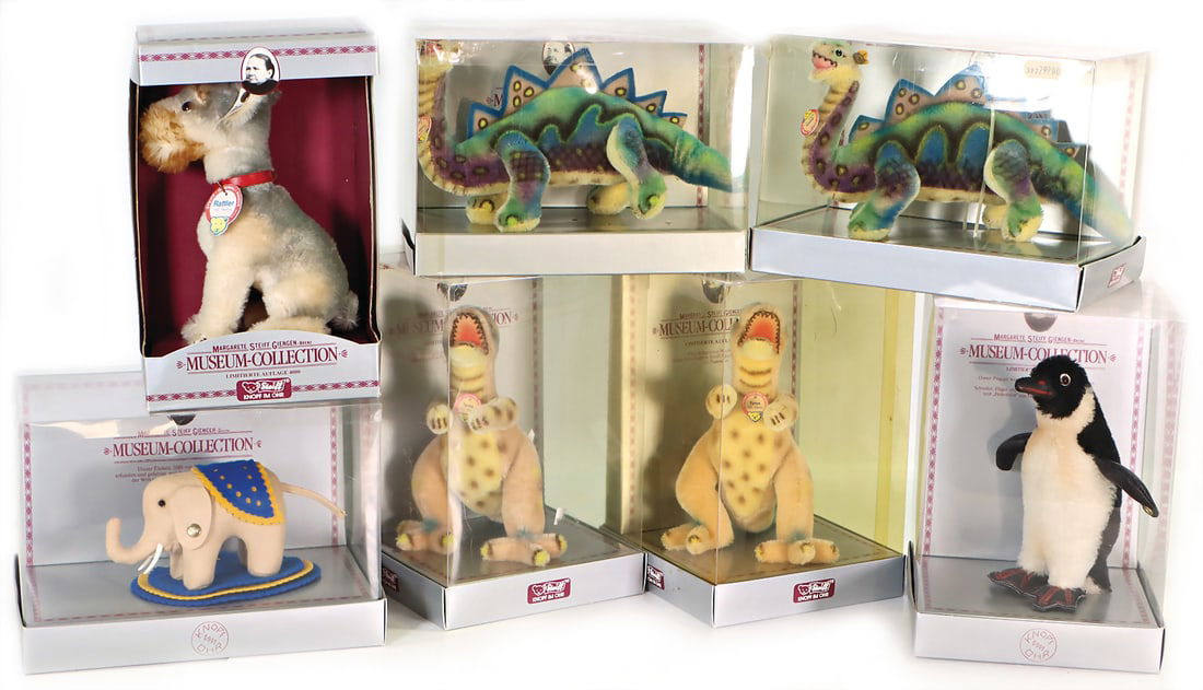 STEIFF mixed lot replica, 7 items, 4 Dinosaurs, 1 penguin, 1 elephant, 1 dog, in box, very good (1 of 1)