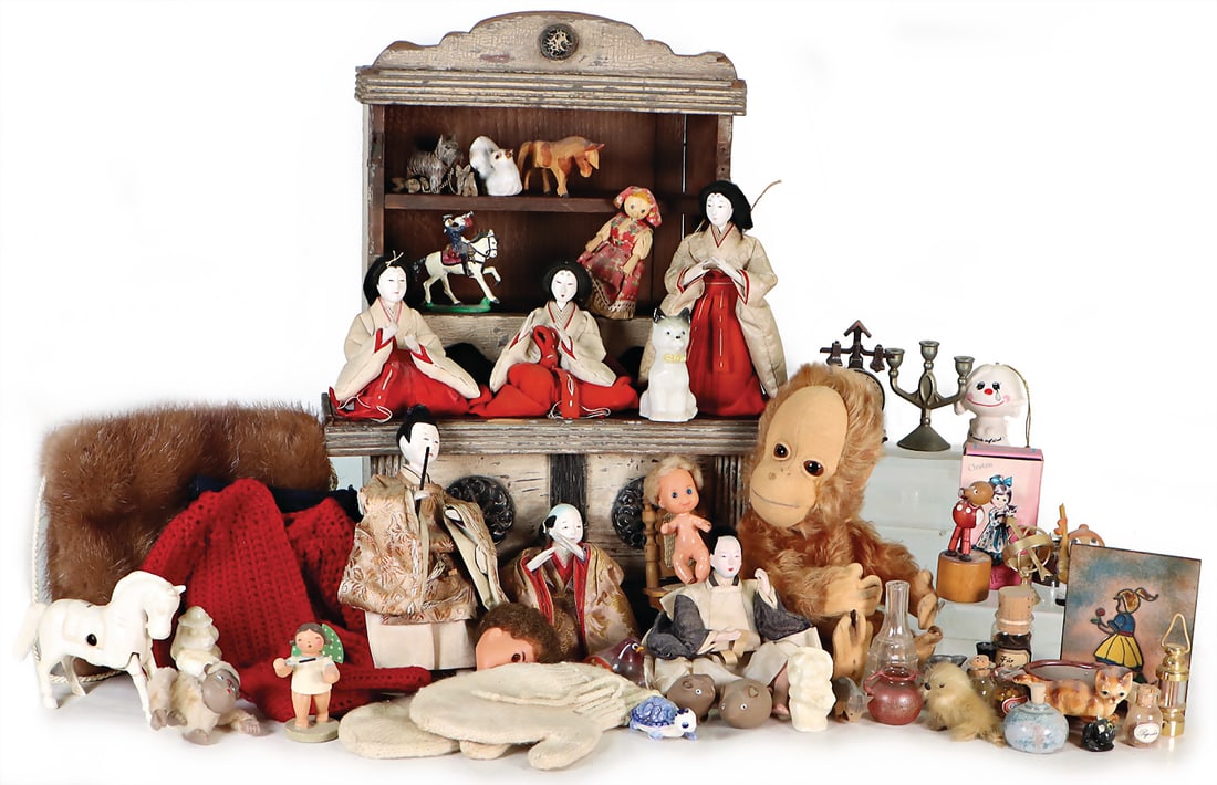 mixed lot treasure chest, among it 1x SCHUCO Yes/No monkey, inset glass eyes, felt face, arms and (1 of 1)