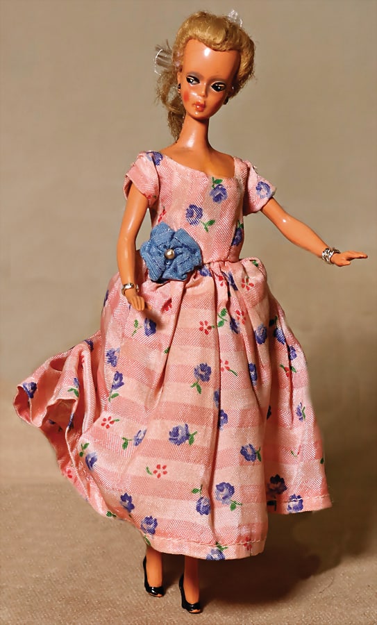 HAUSER Bild Lilly, small version, 19 cm, used, seam at the shoulder is slightly opened, hairstyle (1 of 2)