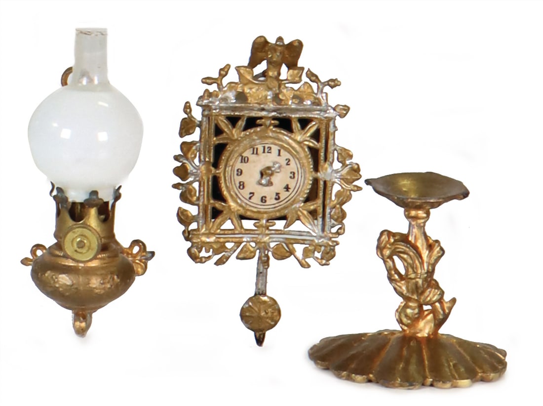 Doll's house ornaments, pewter, wall lamp, h: 7.5 cm, shell bowl, 1 pewter clock, around 1900, no (1 of 1)