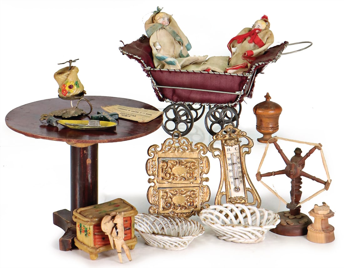 Doll's house spindle, h: 7 cm, small wick holder with scissors, 1 arm of the scissors missing, (1 of 1)