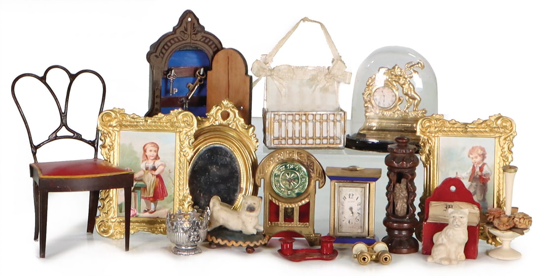 Nice conv. high. doll's house ornaments, 3 clocks, key box with Boulle ornament, for 7.5 cm, writing (1 of 1)