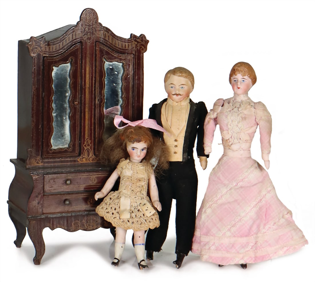 dollhouse cupboard, with Boulle ornaments, h: 19 cm, man with model. moustache, 15 cm, bisque head, (1 of 1)