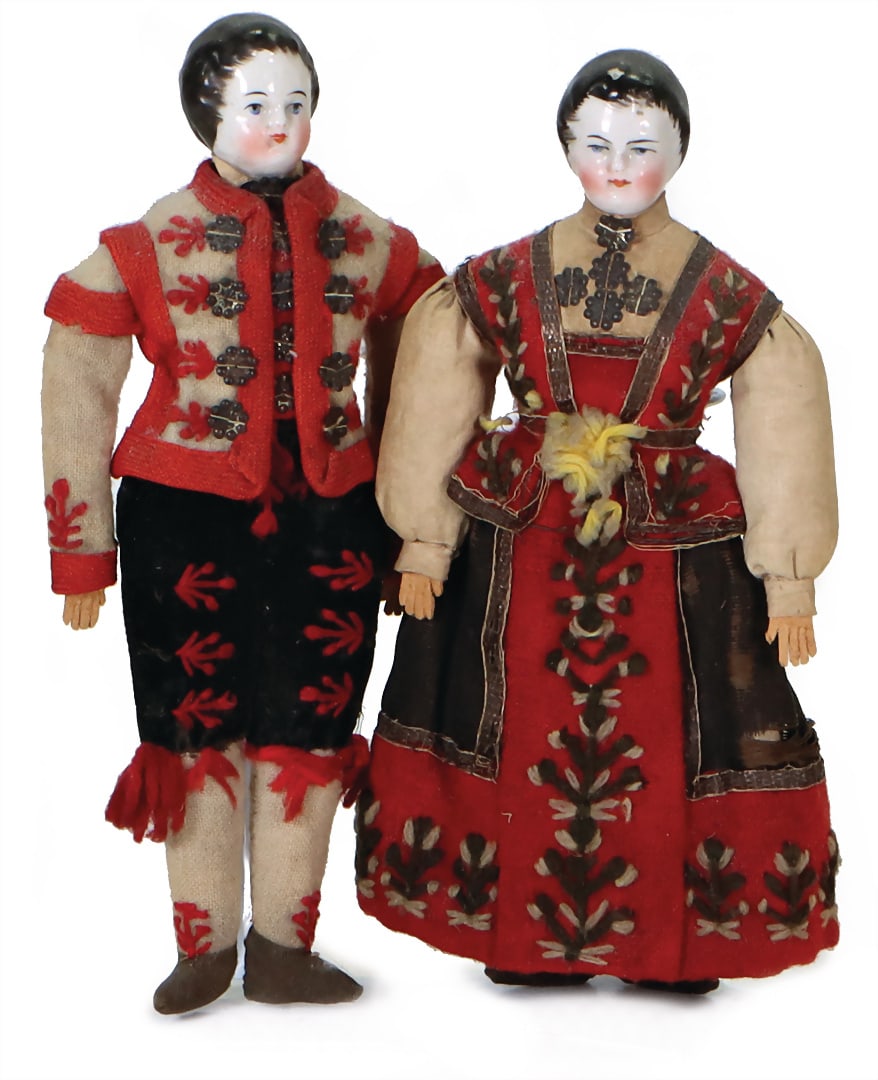 2 pieces, dolls, Biedermeier, China head, shoulder headed dolls, painted hair, blue painted eyes, (1 of 2)