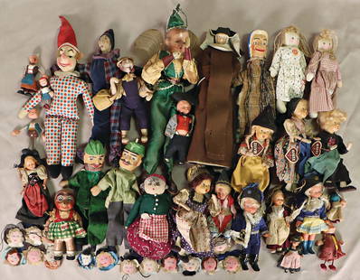 Lost property box, dolls, fabric, mass, plastic, including BAITZ dolls, caricature dolls, nun, hand: Lost property box, dolls, fabric, mass, plastic, including BAITZ dolls, caricature dolls, nun, hand puppets and marionettes, various periods, please view, "Toy Museum Graz" German Description Fundkist