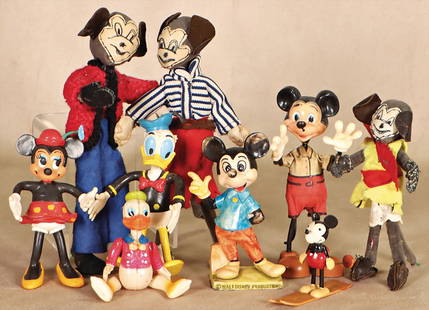 Mixed lot of Walt Disney figures, Marx, Mickey Mouse bending figure, plastic, 14 cm, Mini Mouse and: Mixed lot of Walt Disney figures, Marx, Mickey Mouse bending figure, plastic, 14 cm, Mini Mouse and Donald Duck, plastic, rag dolls, 1 celluloid figure, "Toy Museum Graz" German Description Konv. Walt