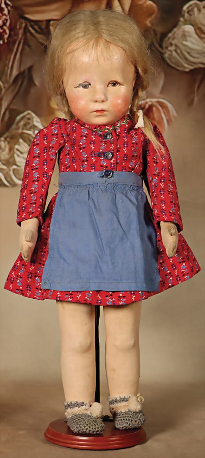 KÄTHE KRUSE puppet, 45 cm, fabric head, 3 seams at the back of the head, loosely attached arms (1 of 2)