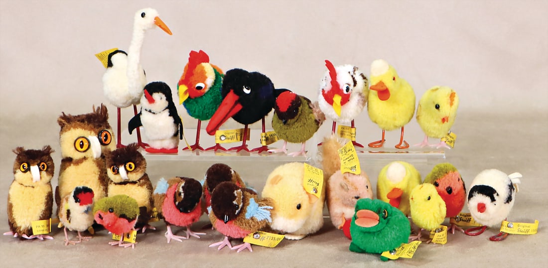 STEIFF mixed lot, post-war, wool miniatures, button and flag, 17 pieces, plus 5 pieces, without (1 of 1)