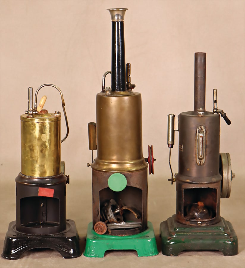 3 parts, standing steam engines, among them 1x MÄRKLIN, oscillating cylinders, not quite (1 of 2)