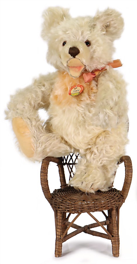 STEIFF Zotty, white, 36 cm, button and tag, print voice defective, mohair good German Description: STEIFF Zotty, white, 36 cm, button and tag, print voice defective, mohair good German Description STEIFF Zotty, weiß, 36 cm, Knopf und Schild, Druckstimme defekt, Mohair gut