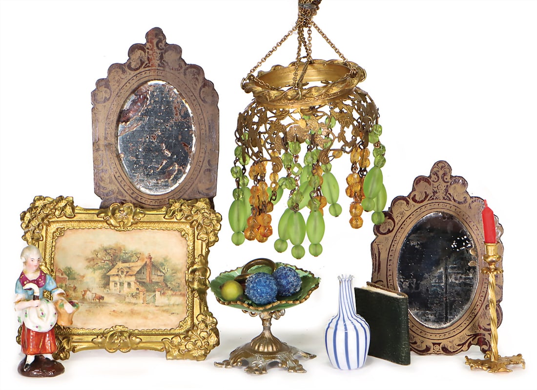 Doll's house decoration parts, ceiling chandelier, brass, mounted glass beads, h: 8 cm, table (1 of 1)