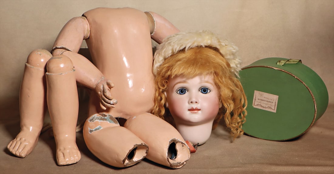 EMILE JUMEAU Body for franz. Bébé, with blue stamp JUMEAU Medaille d'Or Paris, torso,: EMILE JUMEAU Body for franz. Bébé, with blue stamp JUMEAU Medaille d'Or Paris, torso, thighs and lower legs separately, with porcelain head, replica by Margret Gieszer, 1988, A.14T., blue fi