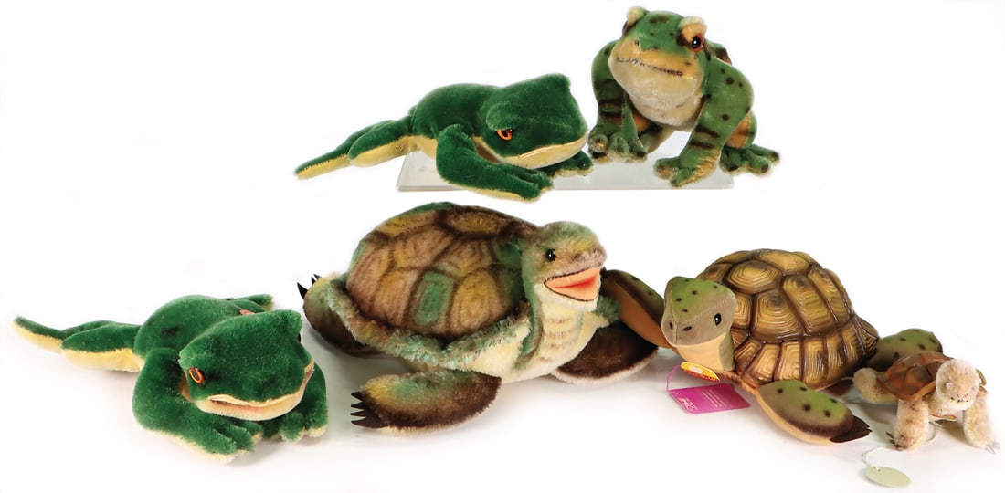 STEIFF Conv. post-war, Froggy, item no. 3322, 00, without button and shield, archive trailer 1960,: STEIFF Conv. post-war, Froggy, item no. 3322, 00, without button and shield, archive trailer 1960, Froggy, frog, item no. 2322, 00, archive trailer 1962, Froggy, item no. 2322.00, with shield sth. oth