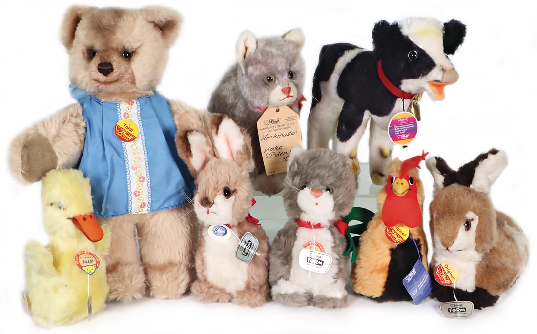 STEIFF Conv. post-war, TOLDI, with shield, item no. 6200/ 40, archive pendant: 1970, BUZZEL-ENTE,: STEIFF Conv. post-war, TOLDI, with shield, item no. 6200/ 40, archive pendant: 1970, BUZZEL-ENTE, with shield, item no. 6175/ 20, archive pendant: 1971, BUZZEL-HAHN, complete, item no. 6158/ 20, archi