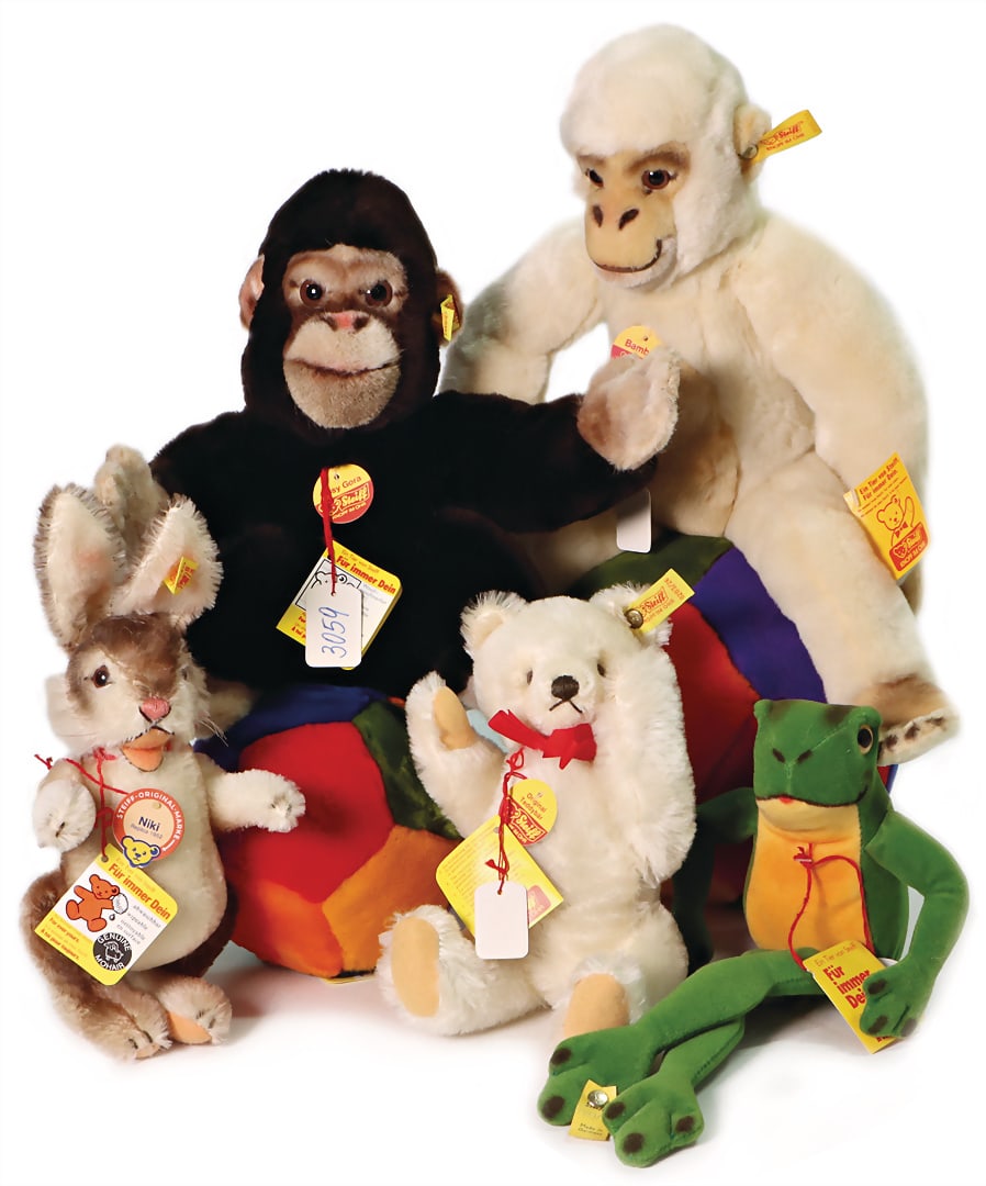 STEIFF mixed lot of 7 items, '90s, complete Niki rabbit, button, sign and yellow flag, with pendant (1 of 1)