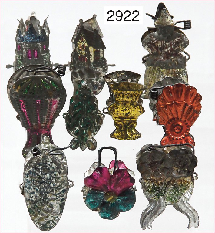 Christmas tree decoration, candle holder, clamps, 13 pi: Christmas tree decoration, candle holder, clamps, 13 pieces, zeppelin, clown, cone, castle, flower, jug, lithography is partially worn German Description Christbaumschmuck, Kerzenhalter, Klammern, 13 