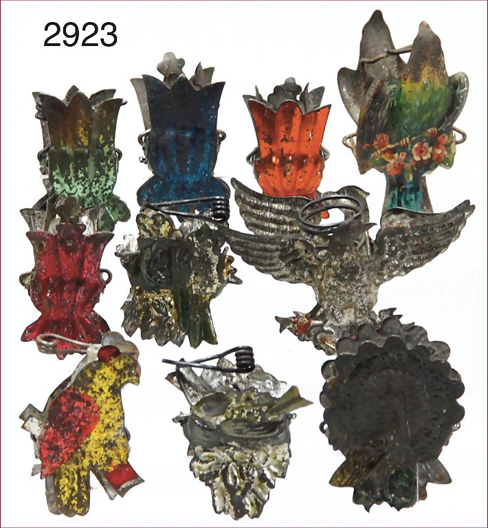 Christmas tree decoration, candle holder, clamps, 14 pi: Christmas tree decoration, candle holder, clamps, 14 pieces, birds and other, lithographies are partially worn German Description Christbaumschmuck, Kerzenhalter, Klammern, 14 Teile, Vögel und andere