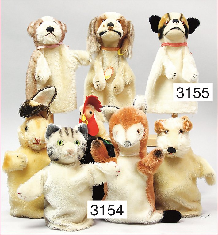 STEIFF, 3 hand puppets, 1x dog Molly, with dog Cockie, : STEIFF, 3 hand puppets, 1x dog Molly, with dog Cockie, with button, chest label and cloth tag label, No. 0317.00, unused condition, a Bulldog, a nice mixed lot German Description STEIFF 3 Handspielpup
