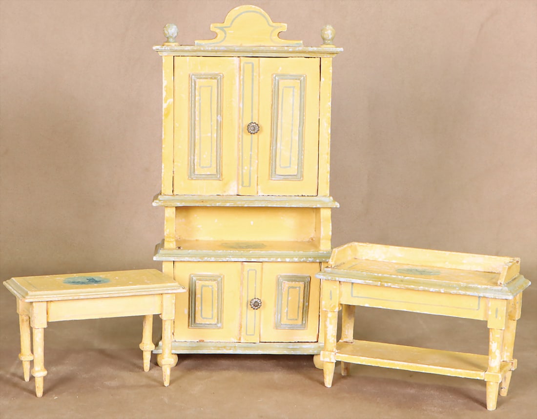 Doll's house kitchen furniture, cupboard, h: 25 cm, table, washstand, around 1900, original painting: Doll's house kitchen furniture, cupboard, h: 25 cm, table, washstand, around 1900, original painting German Description Puppenstuben-Küchenmöbel, Schrank, H: 25 cm, Tisch, Waschtisch, um 190