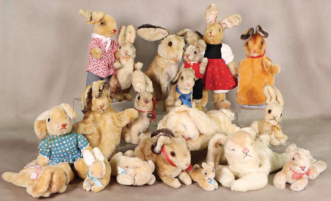 mixed lot of rabbits, post-war, STEIFF, without button and shield, SCHUCO and others German: mixed lot of rabbits, post-war, STEIFF, without button and shield, SCHUCO and others German Description Konv. Hasen, Nachkrieg, STEIFF, ohne Knopf u. Schild, SCHUCO u.a.