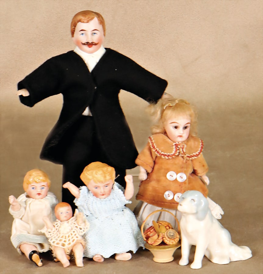 mixed lot of dollhouse dolls, all-porcelain child, 10.5 cm, fixed head, movable arms and legs,: mixed lot of dollhouse dolls, all-porcelain child, 10.5 cm, fixed head, movable arms and legs, all-porcelain baby 8.5 cm, all-porcelain man with modelled moustache, newer clothes, one foot broken off 