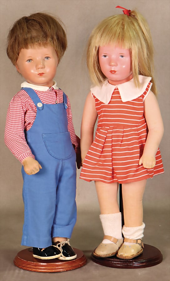 KÄTHE KRUSE mixed lot, post-war, girl, 36 cm, tortulon head, very good condition, old clothes,: KÄTHE KRUSE mixed lot, post-war, girl, 36 cm, tortulon head, very good condition, old clothes, according to shoe sole Made in Germany 552364, boy, 36 cm, plastic head, tricot body, body slightly