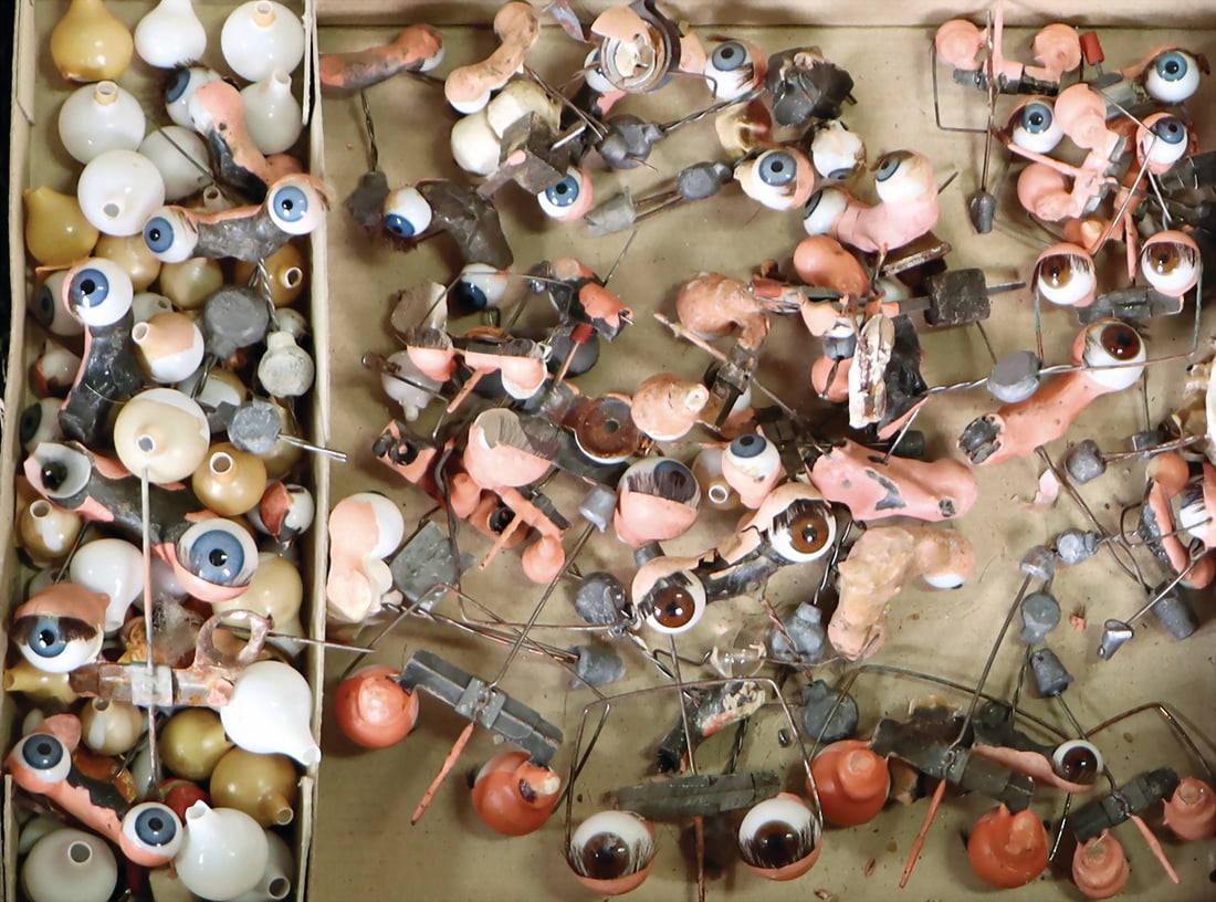 Large assortment of doll's eyes, various sizes. sizes.   German Description  Gr. Konv. Puppenaugen, (1 of 1)
