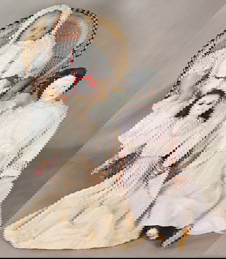 Mixed lot of 3 pieces, dolls, wax breast head doll, 52 cm, fixed blue glass eyes, closed mouth, (1 of 1)