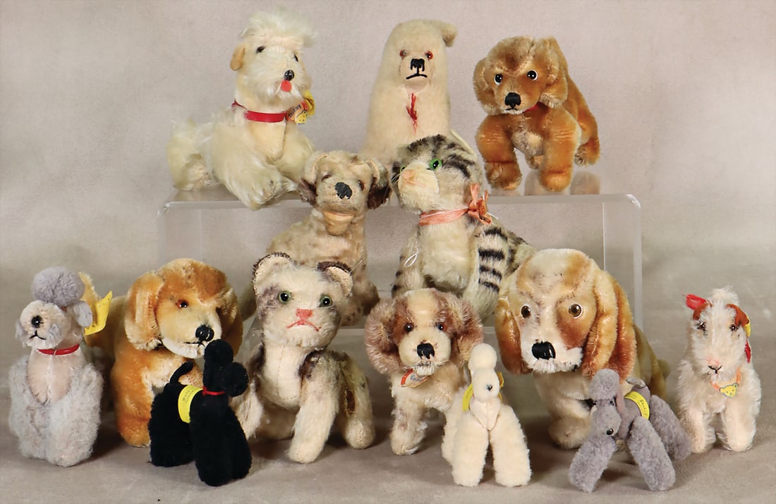 STEIFF post-war, dogs and cats, 15 pieces, mostly with button or sign, good condition - used: STEIFF post-war, dogs and cats, 15 pieces, mostly with button or sign, good condition - used German Description STEIFF Nachkrieg, Hunde u. Katzen, 15 Teile, meist mit Knopf oder Schild, guter Zust.-be