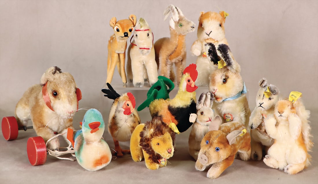 STEIFF Post-war, Manni, complete, No. 4320.08, Goldi, complete flag worn, cock with shield, small: STEIFF Post-war, Manni, complete, No. 4320.08, Goldi, complete flag worn, cock with shield, small hare, without button and Linda, complete, Linda, complete, flag worn, pig, button and flag, sheep Lind