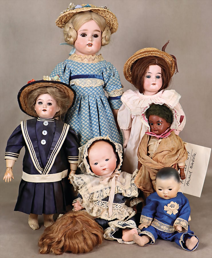 mixed lot, 5 dolls, 2 x baby bisque porcelain head dolls, Heubach-Köppelsdorf,full head with: mixed lot, 5 dolls, 2 x baby bisque porcelain head dolls, Heubach-Köppelsdorf,full head with sleeping eyes, marked 350, 1 x Asian bisque baby, marked: 2/0 Germany, JK A5 / 6B, 22 cm, full head, 1
