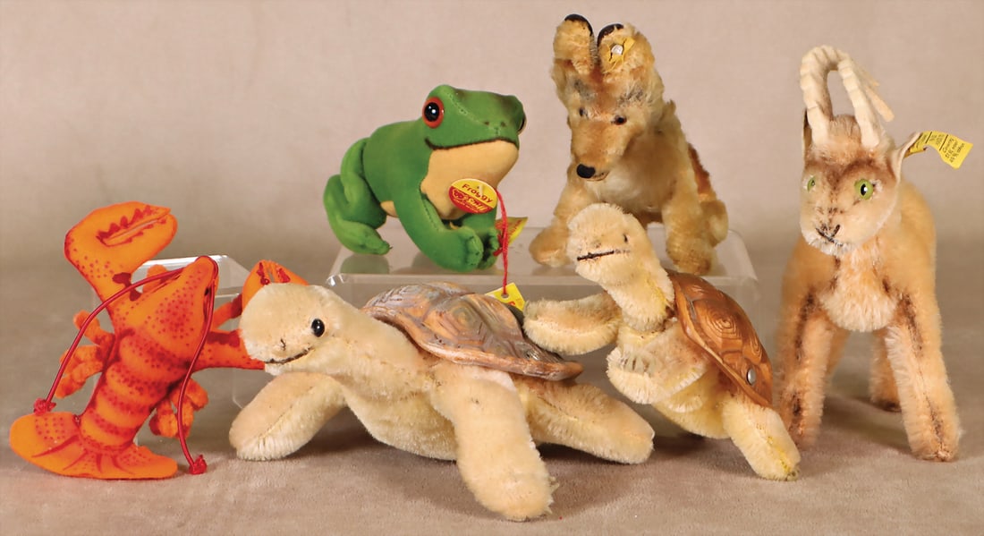STEIFF Mixed lot post-war, lobster, 10 cm, without button and shield, dog with button, turtle with: STEIFF Mixed lot post-war, lobster, 10 cm, without button and shield, dog with button, turtle with button, springbok, button and flag, 1 frog new German Description STEIFF Konv. Nachkrieg, Hummer, 10