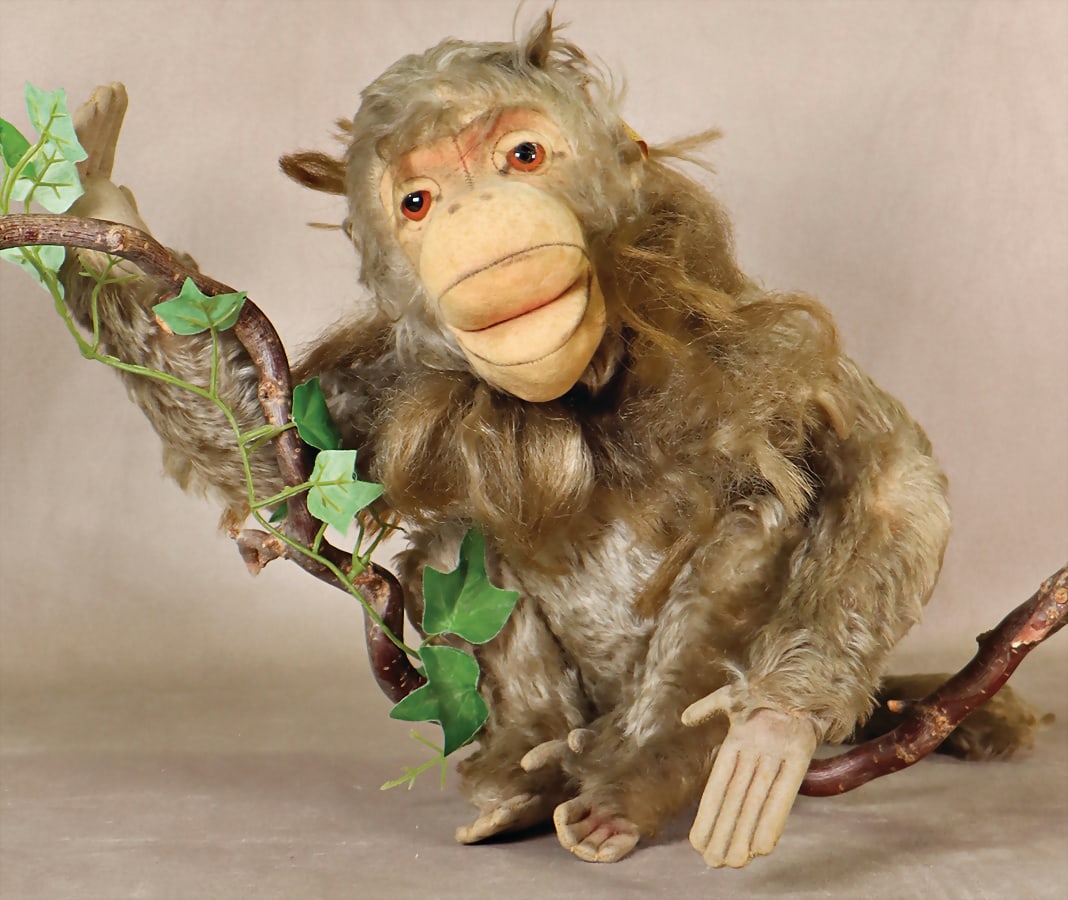 STEIFF monkey, post-war era, 34 cm, mohair plush, felt face, with button, no. faintly recognizable,: STEIFF monkey, post-war era, 34 cm, mohair plush, felt face, with button, no. faintly recognizable, no. 5335.00, good condition German Description STEIFF Affe, Nachkrieg, 34 cm, Mohair-Plüsch, Fi