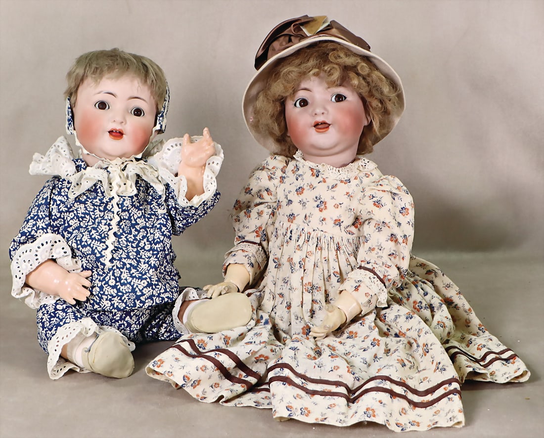 KÄMMER & REINHARDT, 126, 48 cm, cranked head, brown roguish eyes, with unusual mechanism, off.: KÄMMER & REINHARDT, 126, 48 cm, cranked head, brown roguish eyes, with unusual mechanism, off. mouth, teeth on top, toddler body, clothes and wig later, KÄMMER & REINHARDT, 126, 42 cm, brown