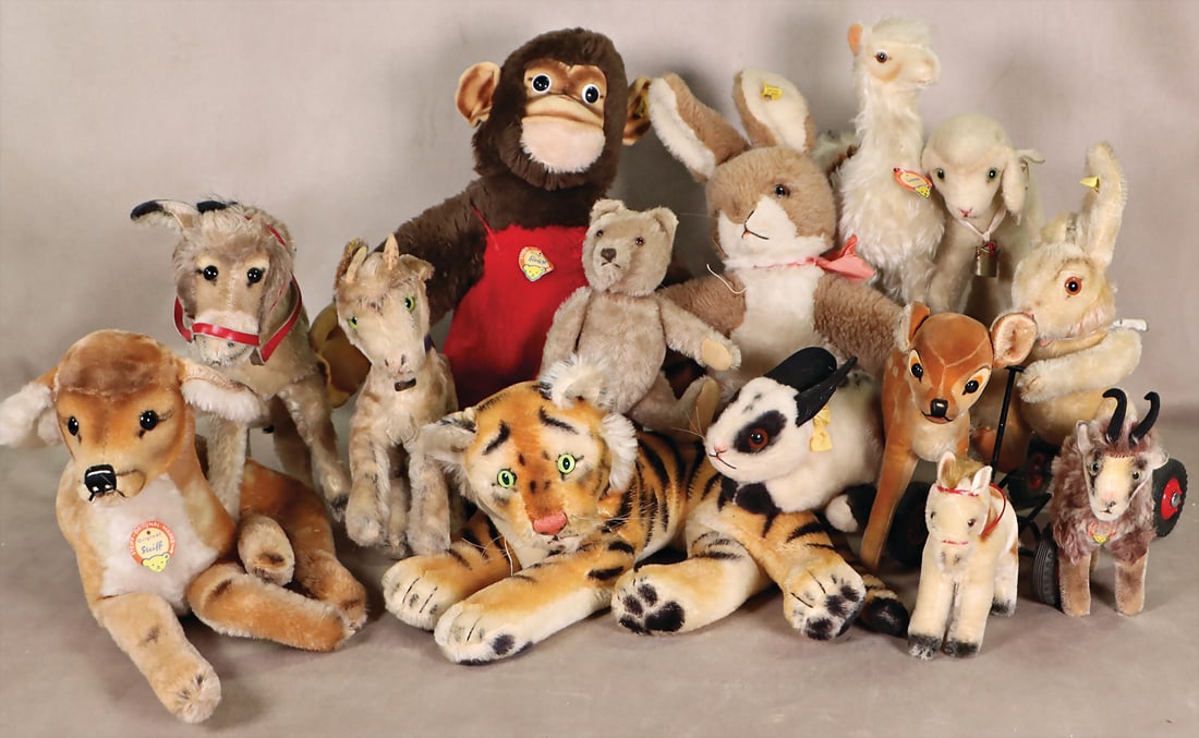 STEIFF lot post-war, lying deer, complete, no. 2335.00, Lamby, with shield, monkey, complete, no.: STEIFF lot post-war, lying deer, complete, no. 2335.00, Lamby, with shield, monkey, complete, no. 6150 shield bent, hare on luge, complete, no. illegible, hare, button and flag, hare Timmy, with shiel