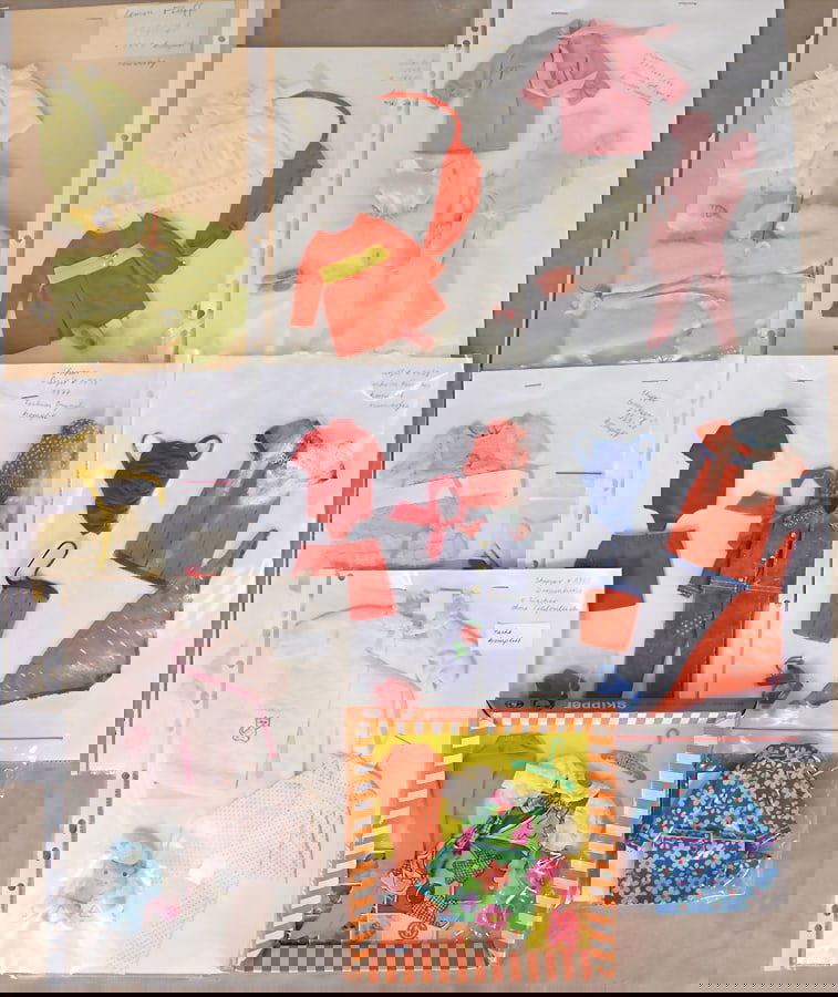 MATTEL Barbie, outfits, including Skipper, 1976, 225, 1967, 1939, Skipper, outfit, 1909, Skipper,: MATTEL Barbie, outfits, including Skipper, 1976, 225, 1967, 1939, Skipper, outfit, 1909, Skipper, 7714, 1973/74, complete, 1971, 1969/70, complete, Fluff, 1970/71, complete. German Description MATTEL