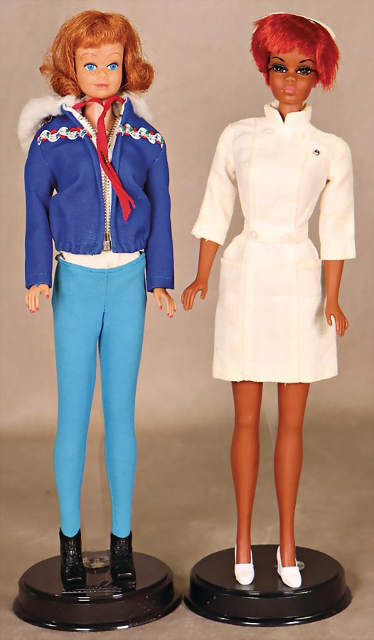 MATTEL Barbie, Midge, 1963, outfit 948, 1963/64, Julia Twist & Turn, bendable leg, 1969, with: MATTEL Barbie, Midge, 1963, outfit 948, 1963/64, Julia Twist & Turn, bendable leg, 1969, with outfit, good condition German Description MATTEL Barbie, Midge, 1963, Outfit 948, 1963/64, Julia Twist & T
