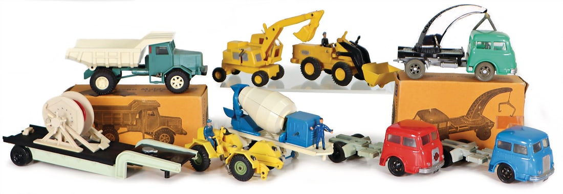 SIKU mixed lot of plastic, construction vehicles, among them Krupp dump truck, 105, in original (1 of 1)