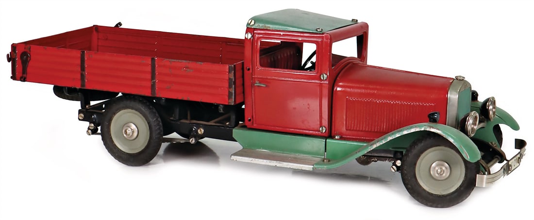 MÄRKLIN Construction set car, heavy sheet metal construction, 40 cm, clockwork intact, 1 door (1 of 3)