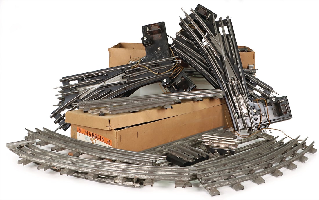 MÄRKLIN Box, metal track, track 0, straight, curved rails, mostly good condition German (1 of 1)