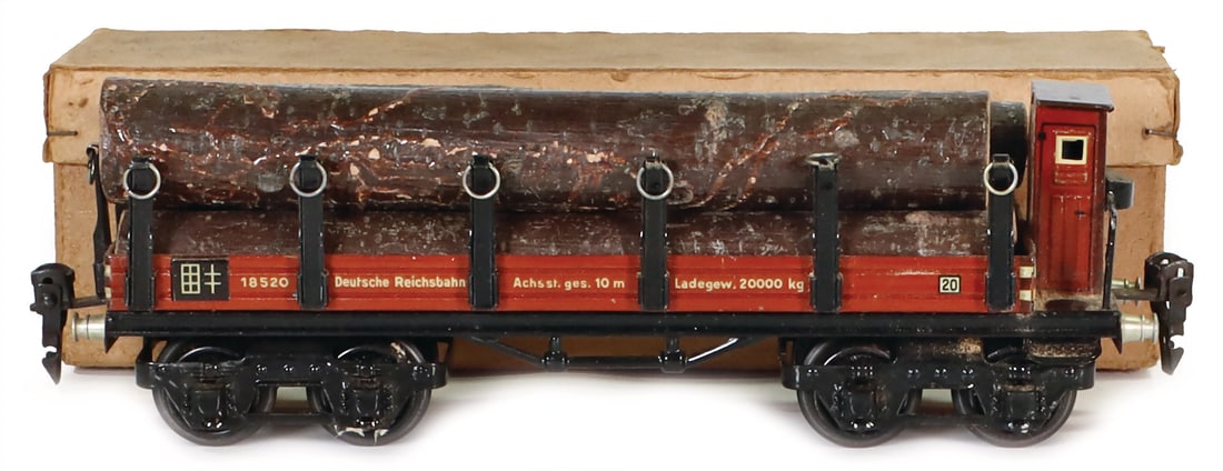 MÄRKLIN track 0, pedigree car with brakeman's cab, item no. 18520, a little bit dusty,: MÄRKLIN track 0, pedigree car with brakeman's cab, item no. 18520, a little bit dusty, otherwise good, 4 axles, l: 23 cm, in box, good condition German Description MÄRKLIN Spur 0,Stammbaumwa