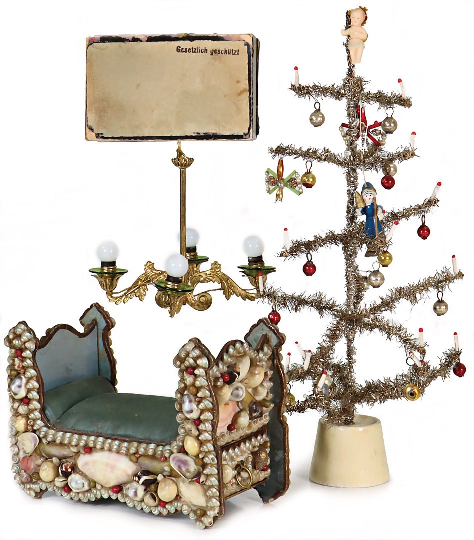 Doll's house bed, 15 cm, shell ornaments, 4-armed ceiling chandelier, gilded brass, Christmas tree, (1 of 1)