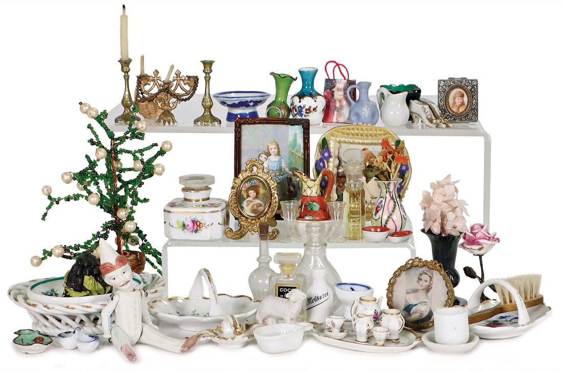 Mixed lot of doll's house ornaments, porcelain, glass and brass, small and medium size, bowls, (1 of 1)