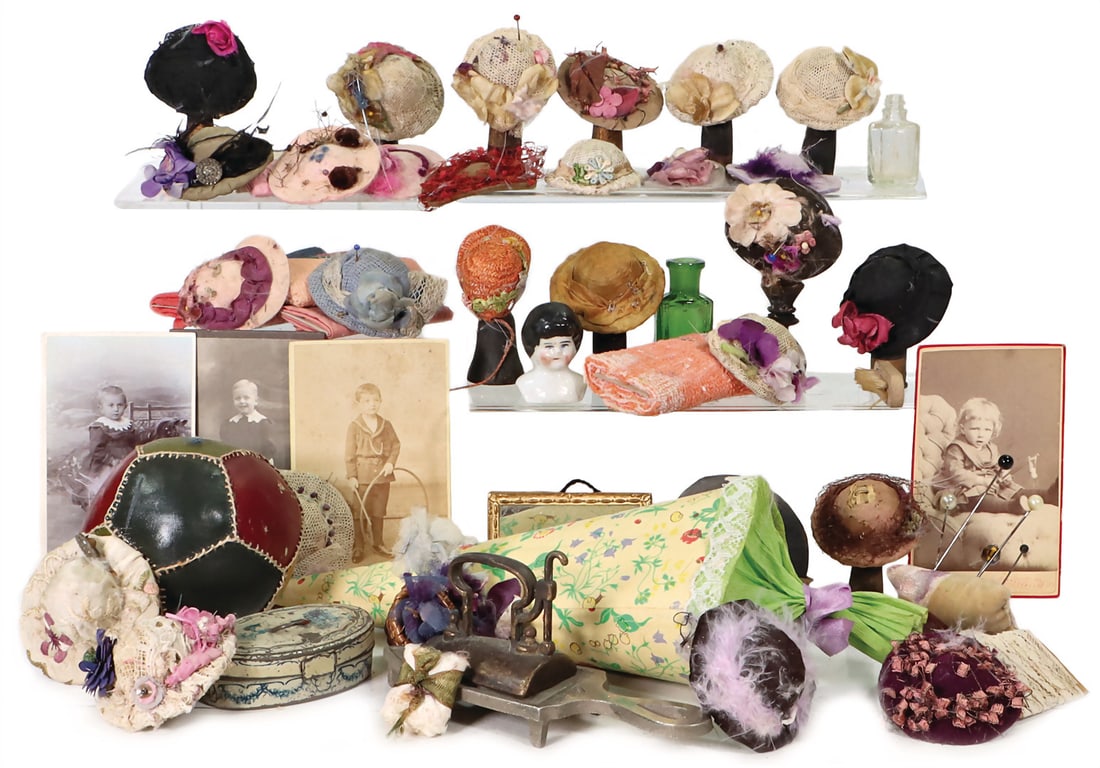Mixed lot, accessories for doll's houses store / model store, hats, tins and more please inspect (1 of 1)