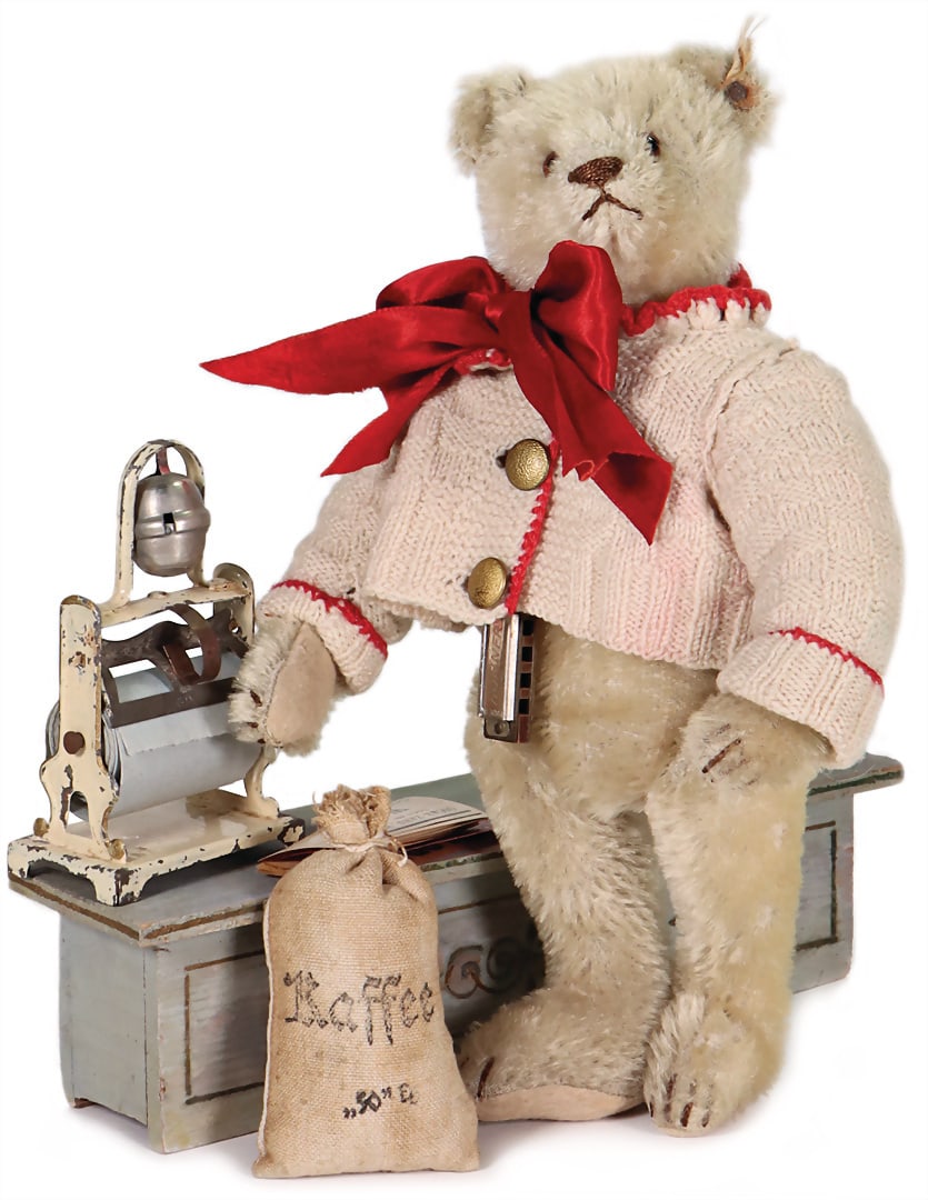 STEIFF early Steiff bear c. 1925, with button, long stretched f, remains of the original red flag (1 of 5)