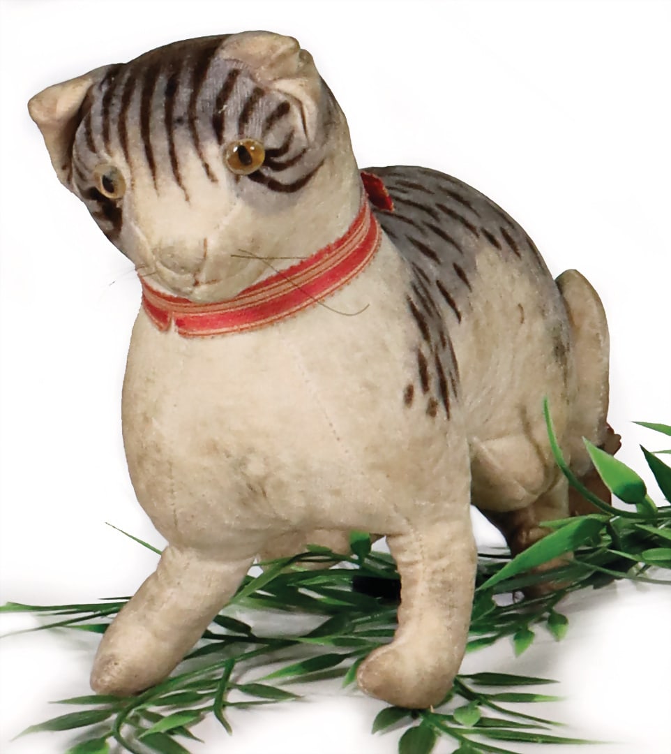 foreign product from the STEIFF archive, cat, velvet, c. 1910, h: 14.5 cm, glass eyes, good (1 of 3)