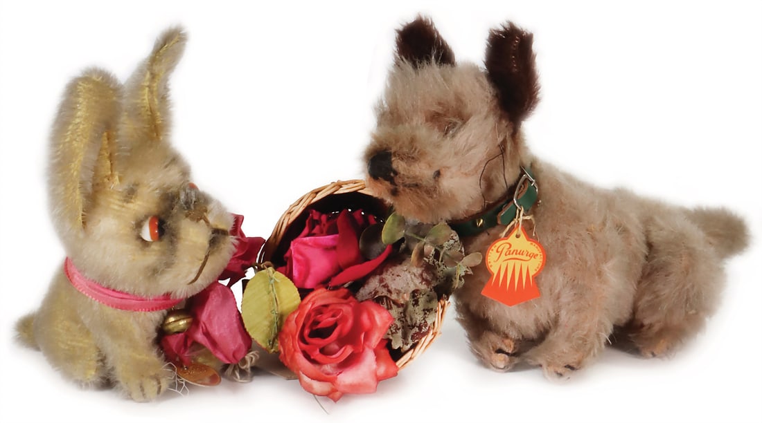 foreign product from the STEIFF archive, 2 pieces, dogs, PANURGE, England, artificial plush, sitting (1 of 4)
