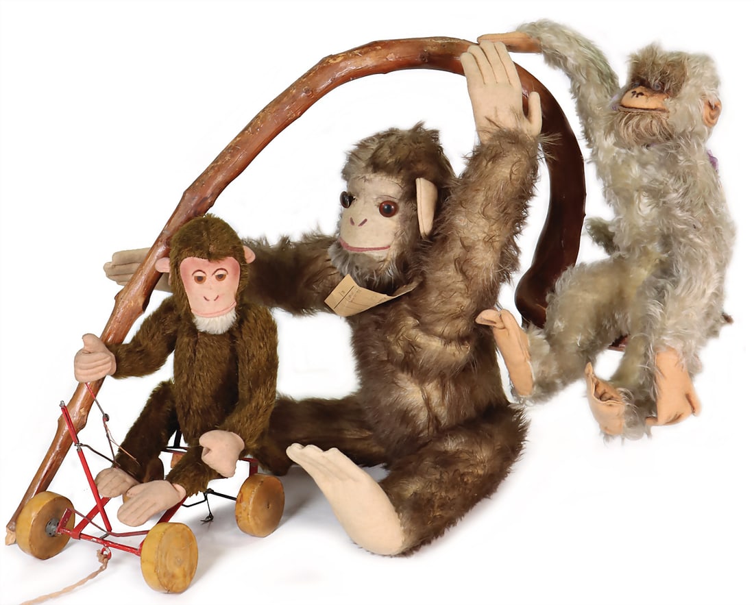 foreign product from the STEIFF archive, 3 pieces, chimpanzee, pre-war, long mohair, felt face, (1 of 2)